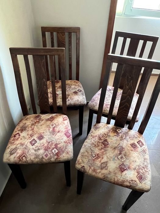 Маса и столове 4 бр.