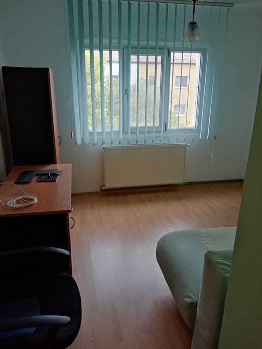 Apartament decomandat 4 camere, 1 mai, Sara