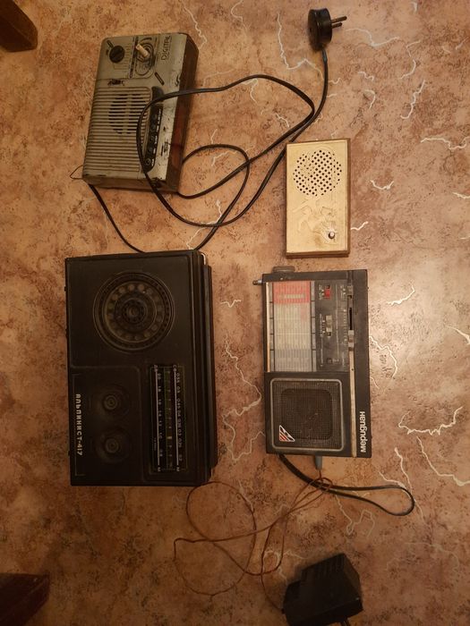 Продам транзисторные приемники советских времен