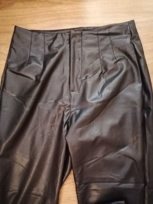 Страхотен нов кожен панталон