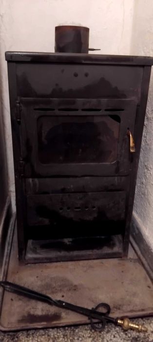 Продавам печка за дърва и въглища 200лв