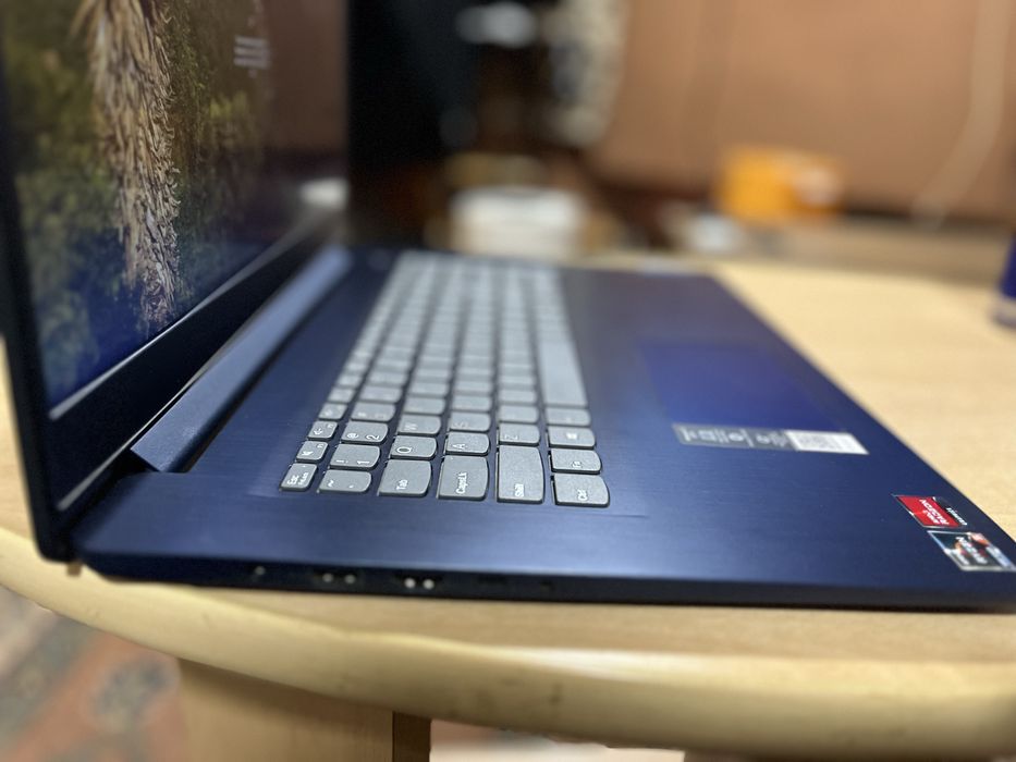 Lenovo Idea Pad 3 slim 17”