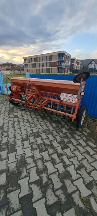 Semanatoare paioase 2,5m cu 21 randuri,despicator hidraulic de 13tone