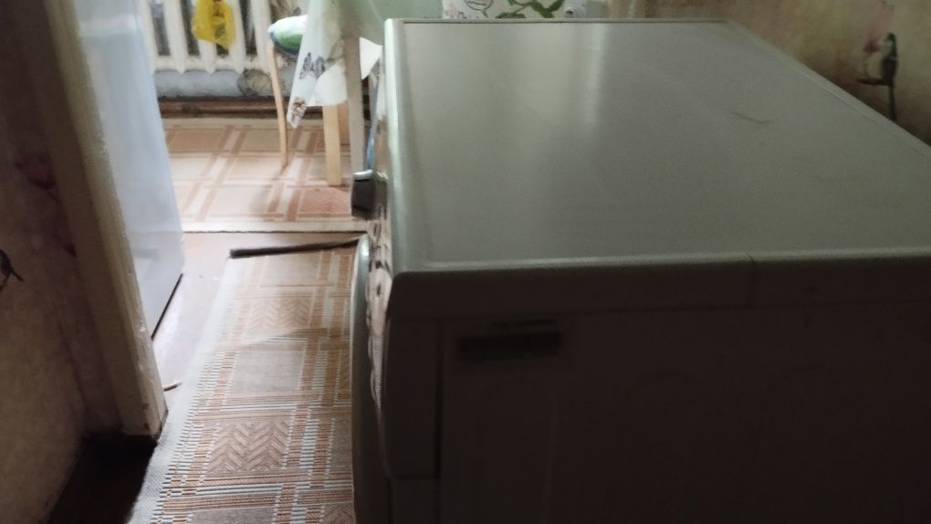 Продам стиральную машинку фирмы LG 2010 года