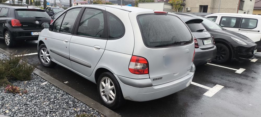 Renault megan scenic 1.6 benzina cu cutie de viteza automata 2002