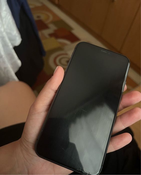 Iphone 11 64gb запазен, лек коментар на цената