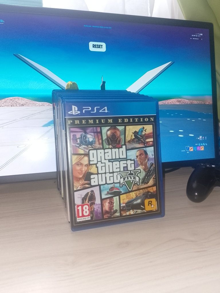 Продавам 8 ps4 игри