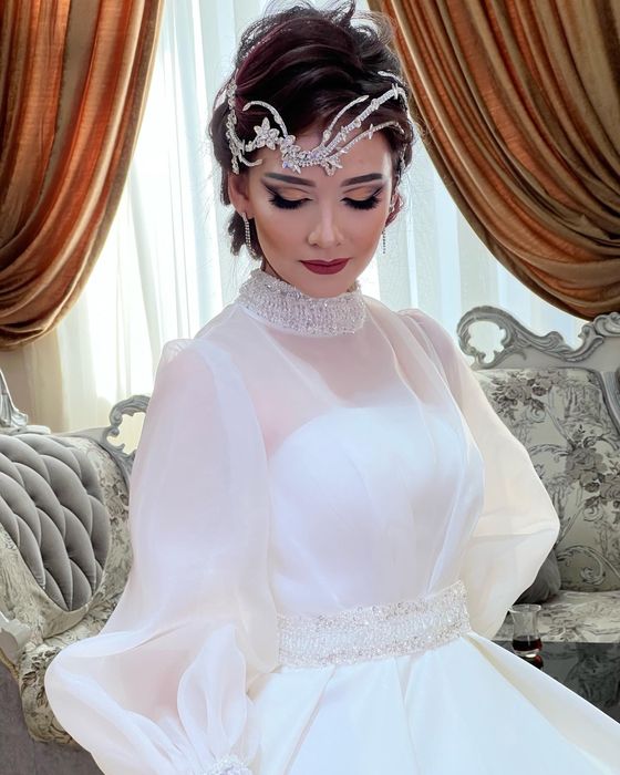 Келин куйлаклар холати яхши, 100$дан сотилади, 1-2 марта кийилган