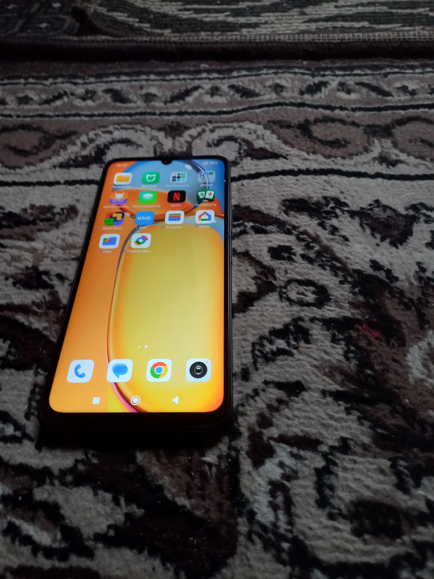 Redmi 13C 128GB hotira ideal holati tiniq yangi usta ko'rmagan radnoy.