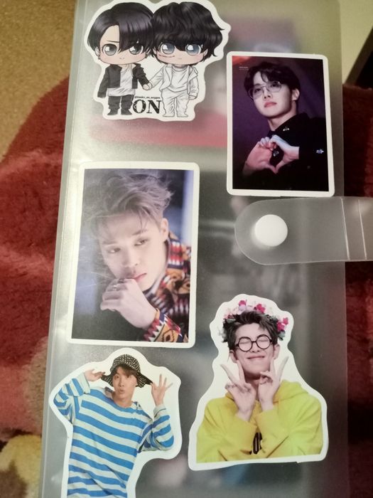 Продаю карточки с альбомом