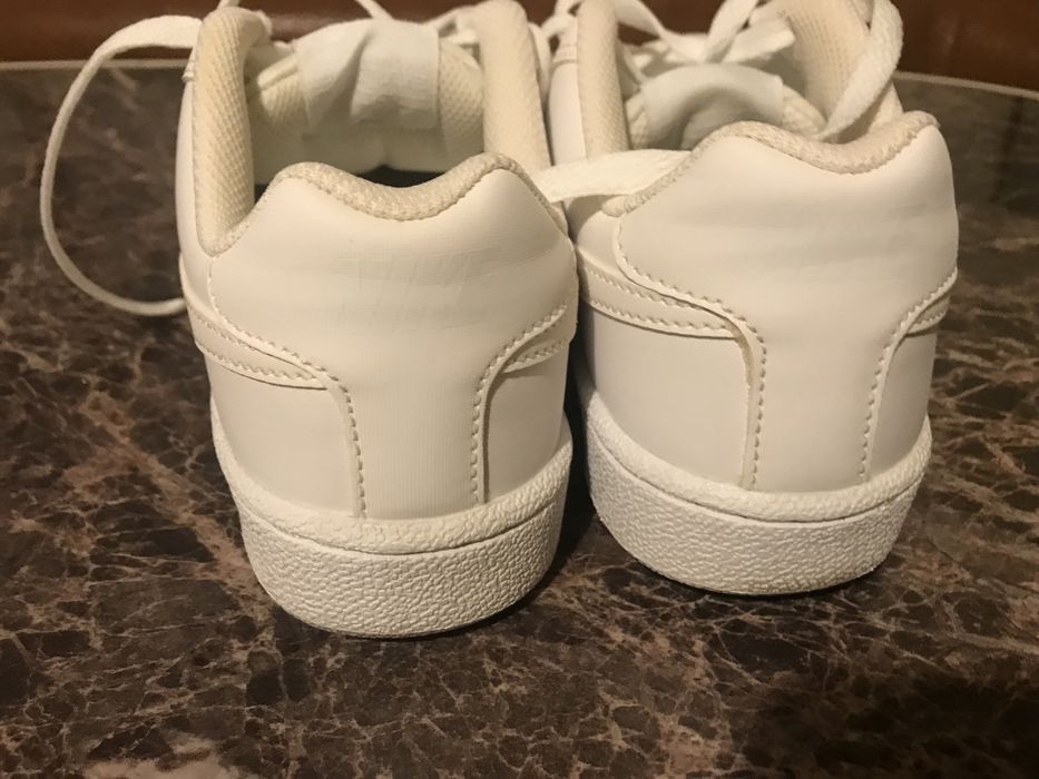 Adidasi Dama Nike marime 35,5