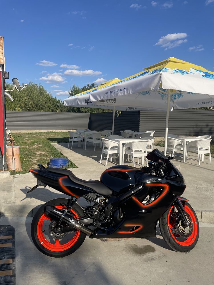 Honda F4i Custom, limitată 35Kw