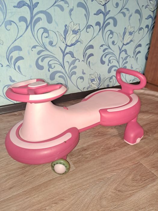 Детские машина почти новый