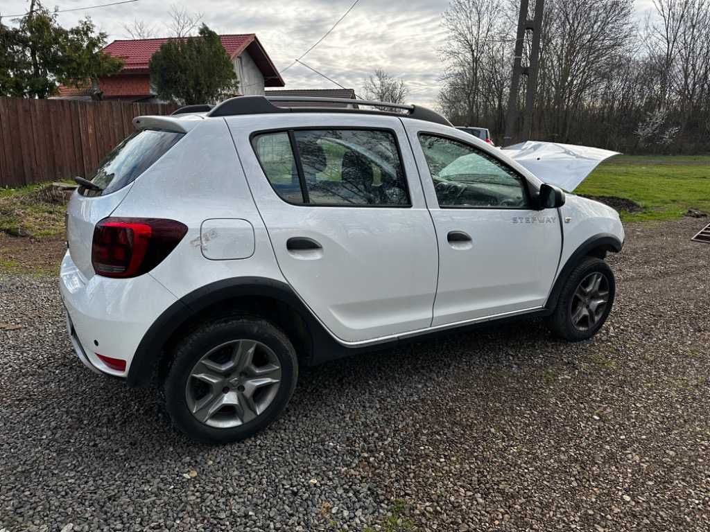 Dezmembrez Dacia Sandero Stepway 1.5 BlueDci 95 cai 70.000 km an 2020