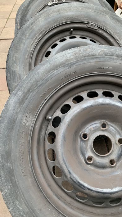 Anvelope 195/65 R15 + jante tabla originale Passat - set 5 bucati