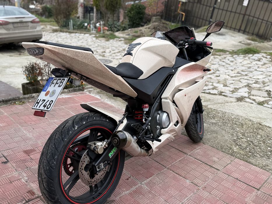 Yamaha YZF-R 125 A1 2012