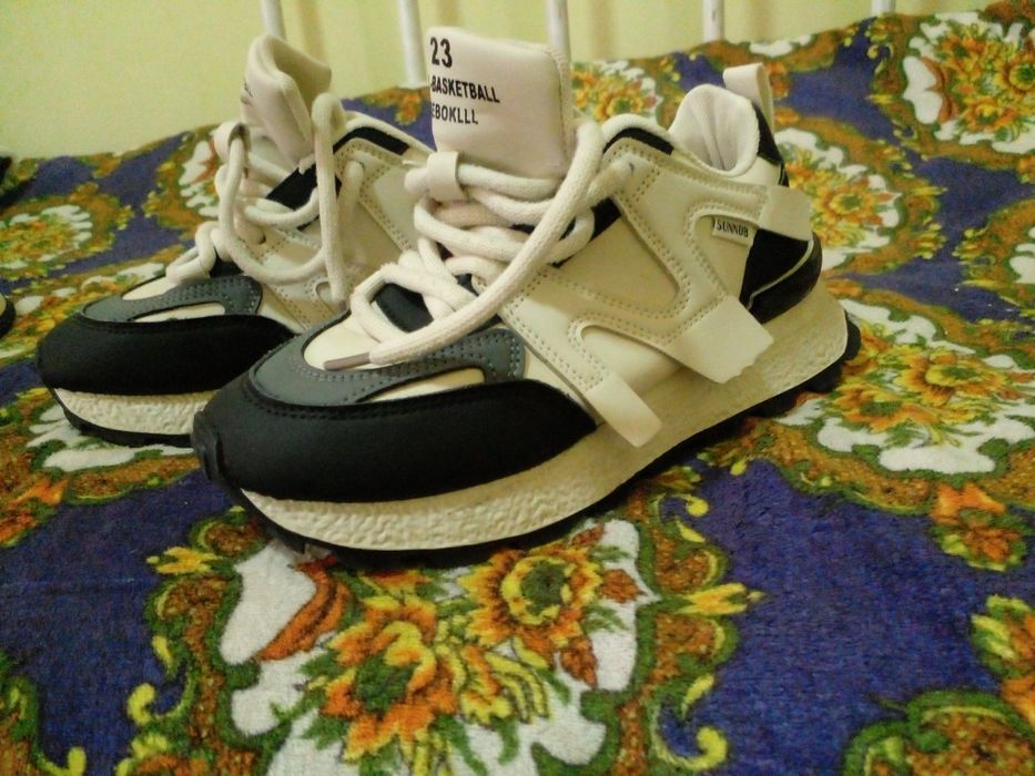 Продается обувь в отличном состояние