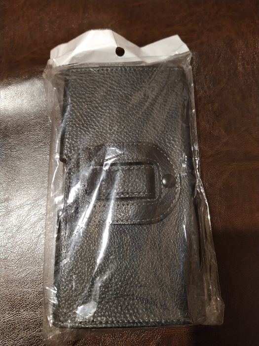 Husa din piele pt. smartphone de prins la curea