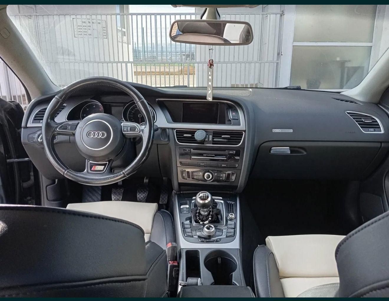Vând Audi A5 2013