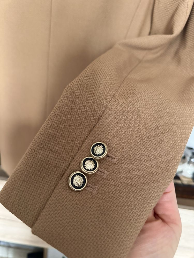 Вталено Сако ZARA XS