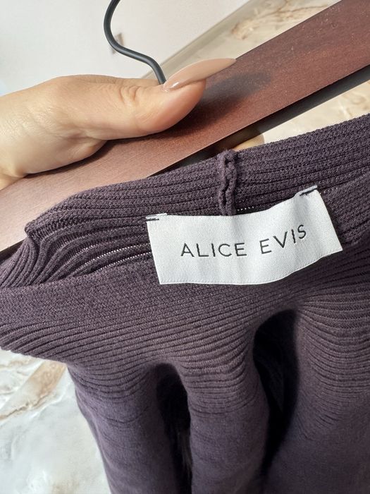 Пола AliceEvis е лимитиран цвят Мока
