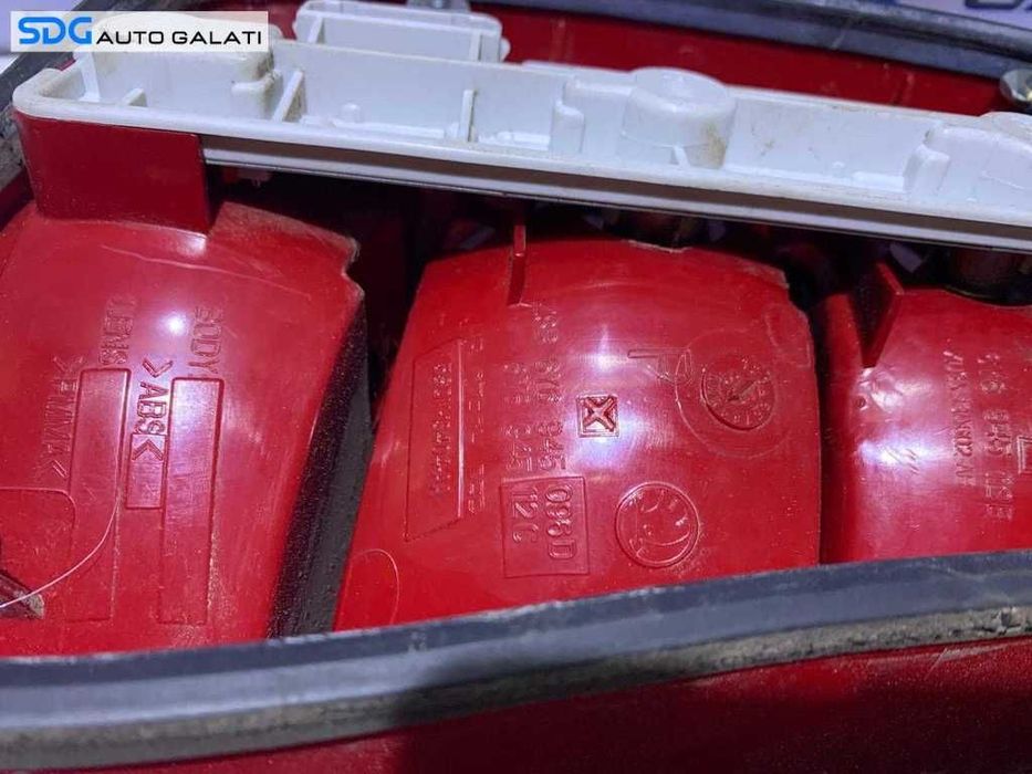 Stop Lampa Tripla Dreapta Skoda Fabia 1 2005 - 2008 Cod 6Y6945112B 6Y6945096D 6Y6945112C