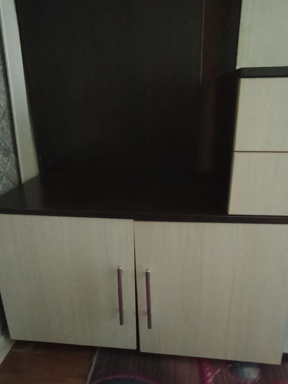 Прихожую шкаф срочно продам
