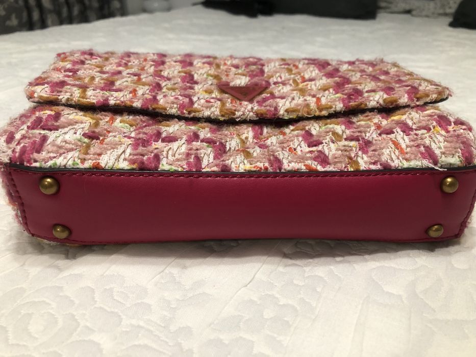 Дамска чанта GUESS