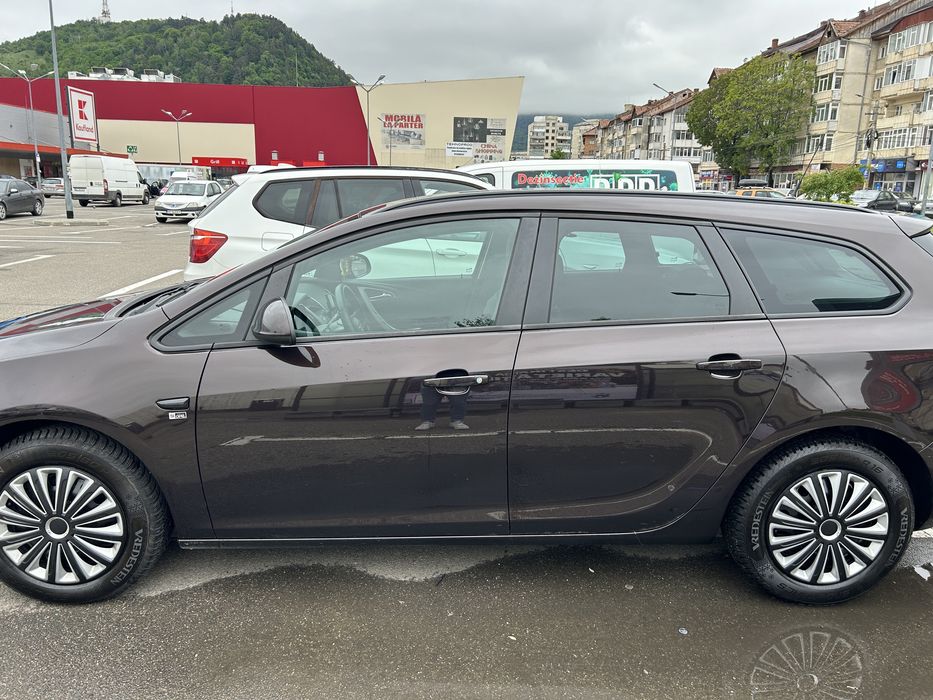 Se vinde opel astra j !