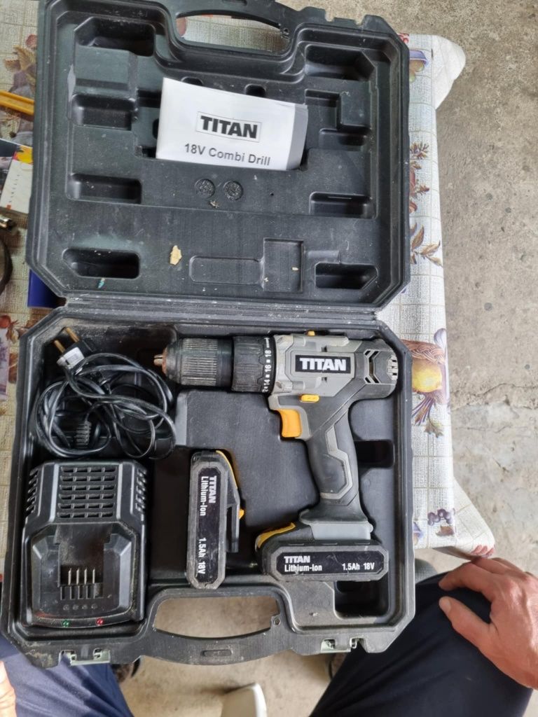 Makita Dewalt Titan