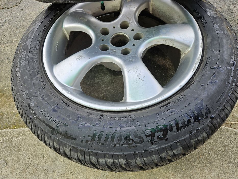 Зимни гуми - Bridgestone 225 x 65 x R17
