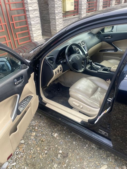 Vand Lexus is220d 2600€