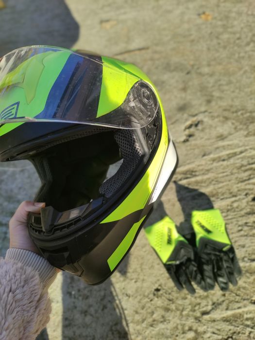 Cască protecție pentru copii+mănuși cadou