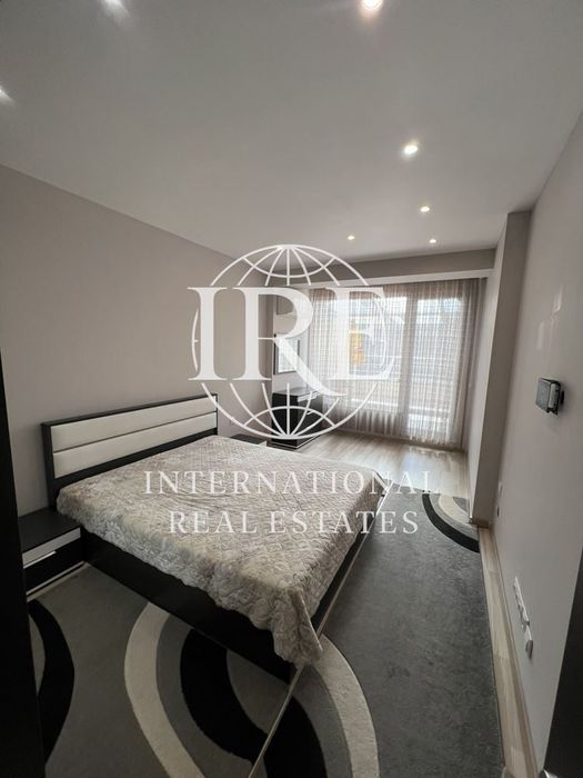 Продава се Двустаен апартамент в Варна, Възраждане 1 - 90 кв.м за 1845 €/кв.м - Снимка #4