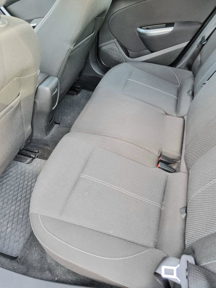 Opel  astra  2,0  Recent   Adus   2012