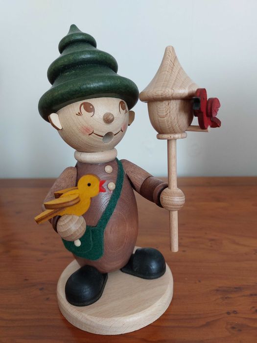 Figurina omulet cu pasari Erzgebirge Rauchermann