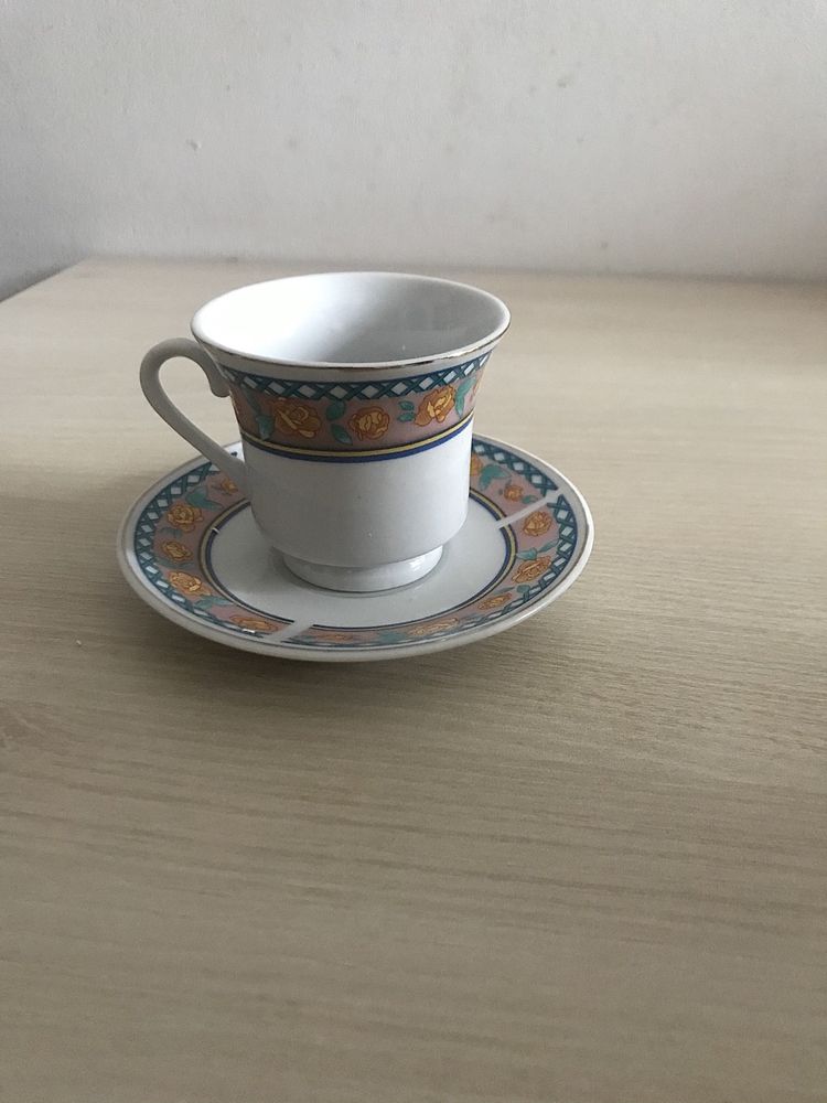 Cesti de cafea micuțe