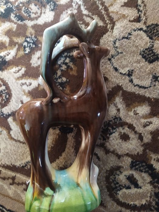 Продам советскую статуэтку Оленя.