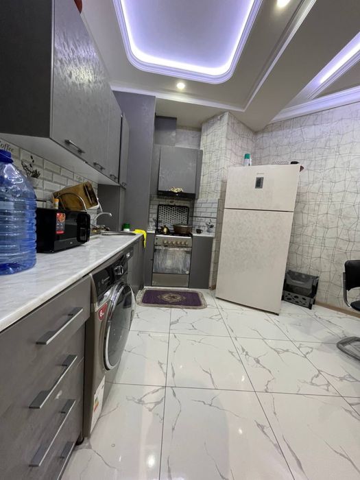 Bollaga Kvartira ijaraga srochno 4xona Tinchlik metroga 5-7 minut