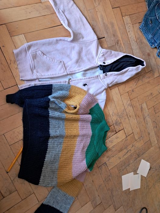 Дрехи за момиче 122 - общо 10лв.