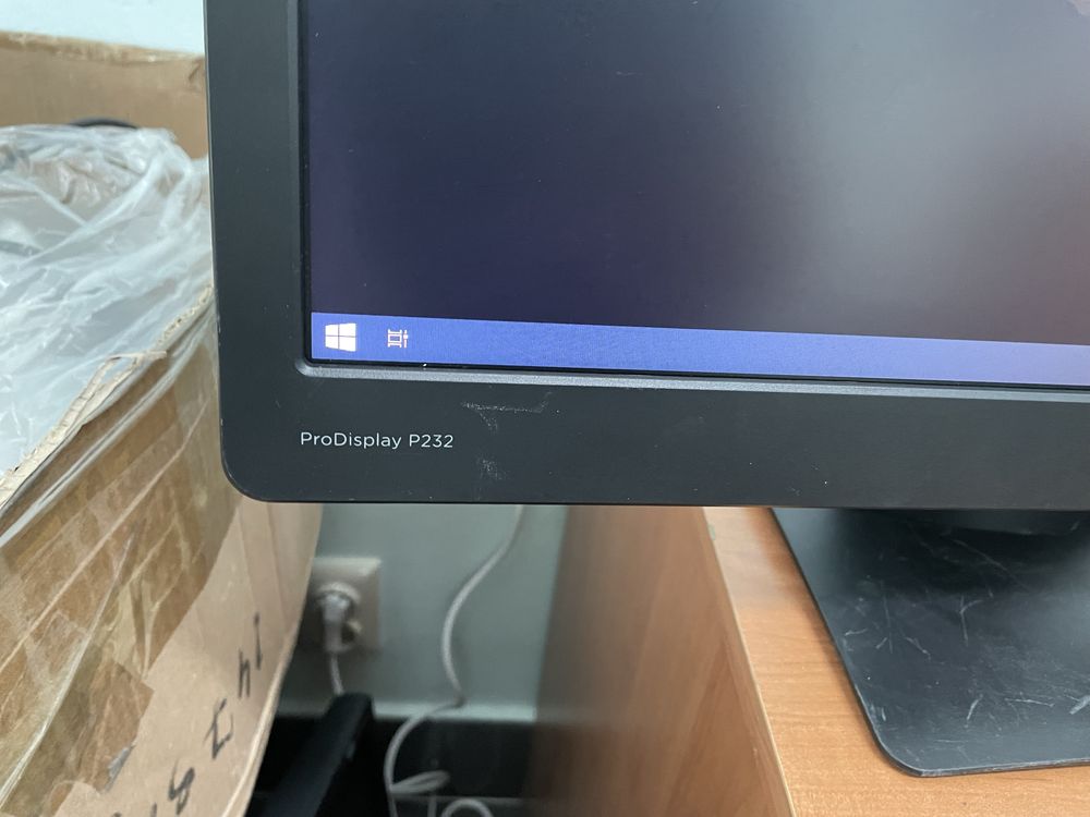 Монитор 23 дюйма Display port