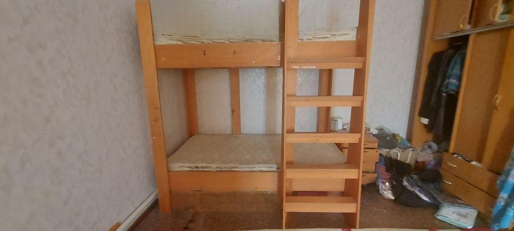 Двухъярусная кровать