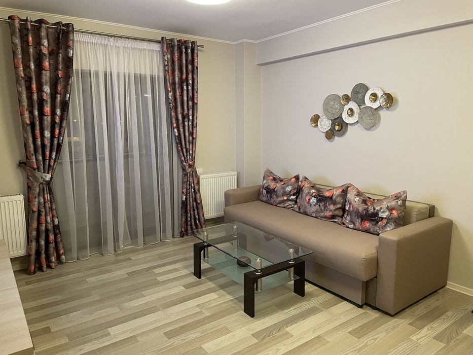 Proprietar vand apartament 2 cam centru str Crinului bloc nou Praxis