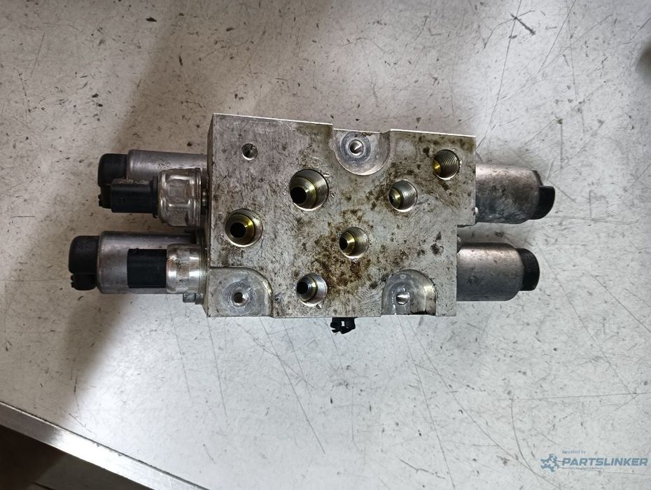 Bloc valve suspensie pneumatica  BMW X5 II (E70) [ 2006 - 2013 ] OEM 6782737