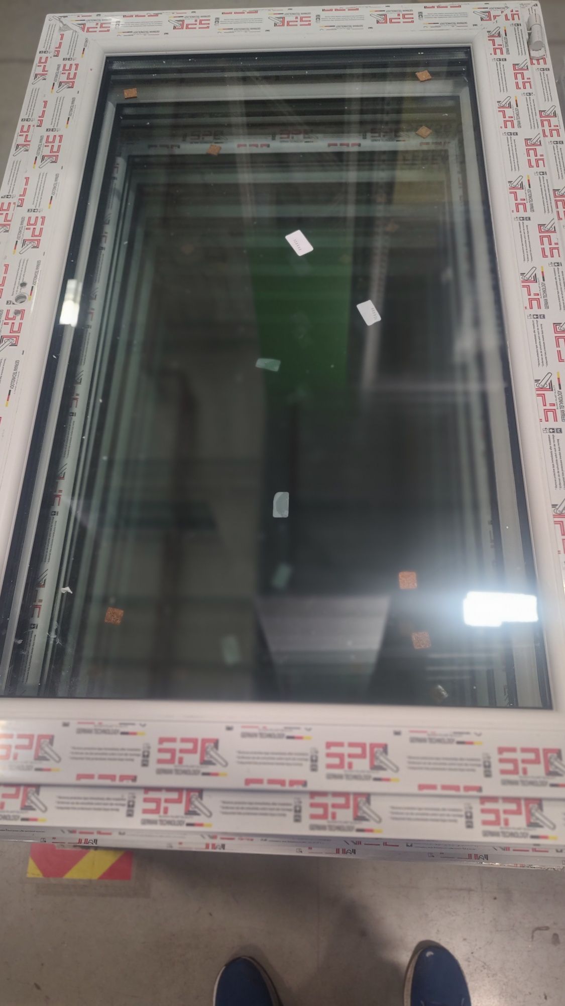 Uși termopan geamuri  pe comanda rapid cu montaj sau fara