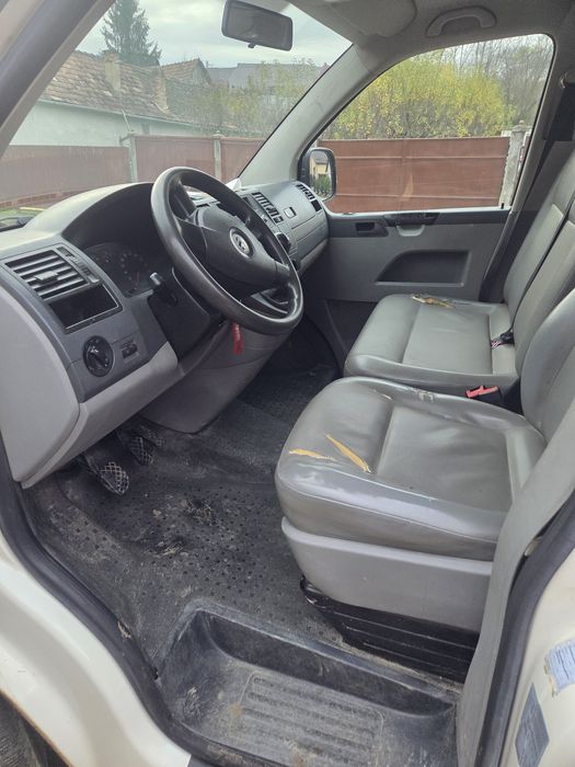 Vw t5 8+1 motor 2.5 136 cp an 2008