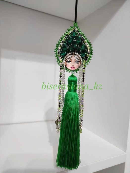 Зелёное платье с