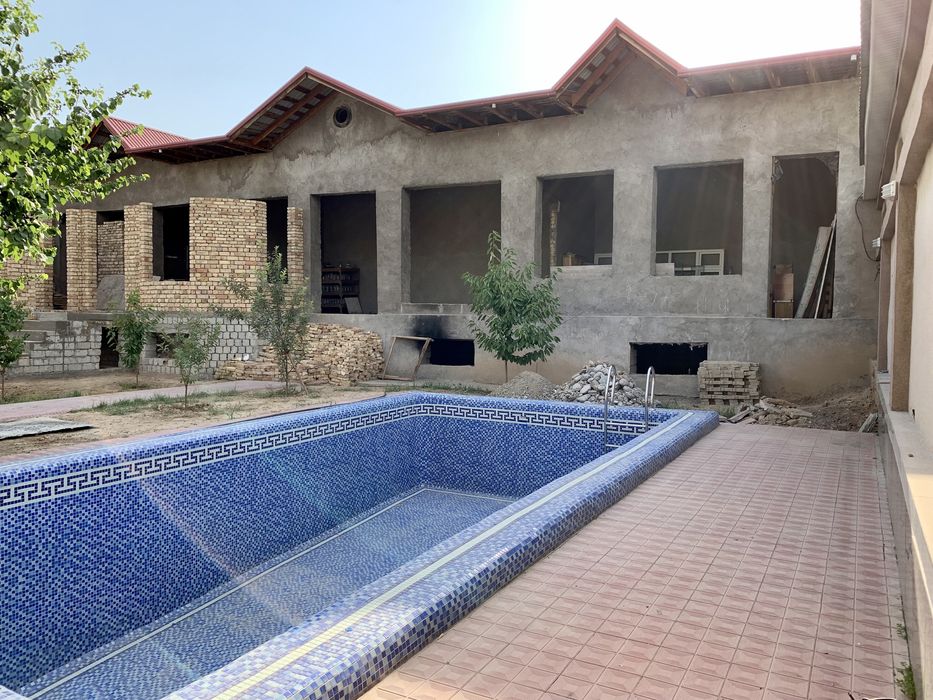 Продается недостроенный дом 6 соток. Напротив Ибн сино StroyMart