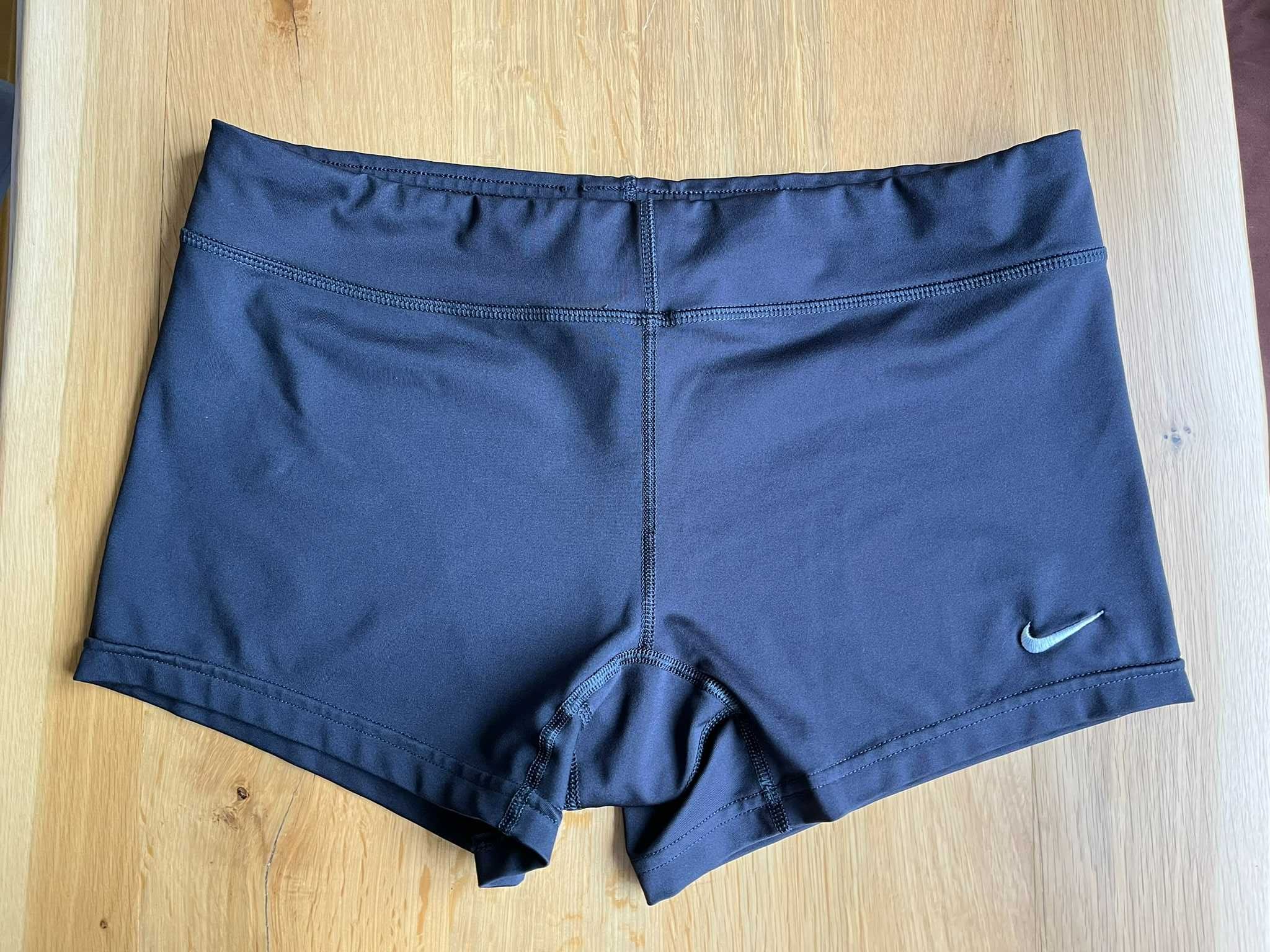Дамски Къси Панталони Nike