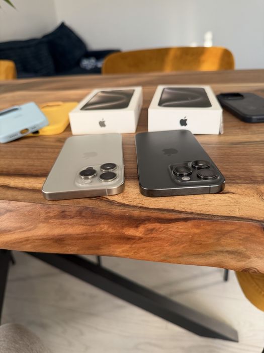 Vand iphone 15 pro 128 Black Titanium si Natural Titanium